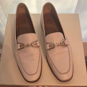 Aquatalia Cream leather Flats with Gold Hardware